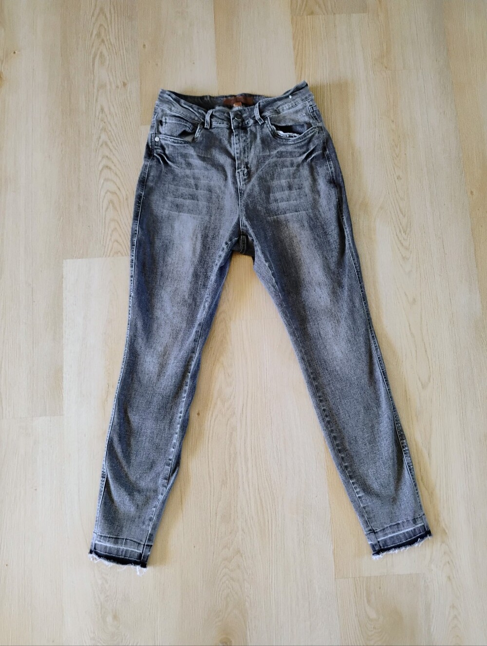 Judy Blue Washed Grey Skinny Jeans